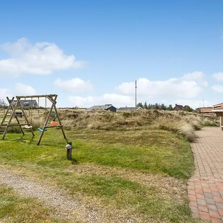 Hughe - 200m From The Sea By Interhome *