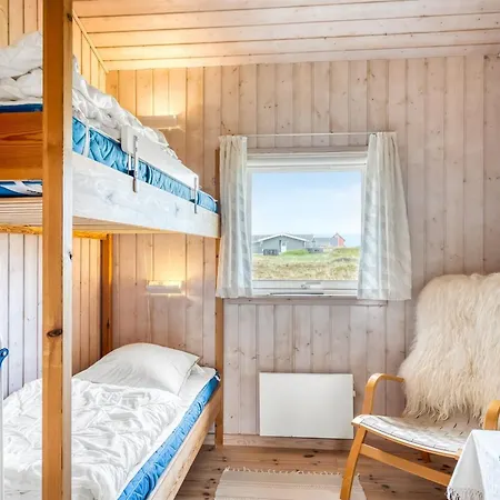 Semesterbostad Hughe - 200m From The Sea By Interhome
