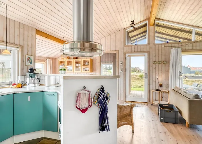 Hughe - 200m From The Sea By Interhome *