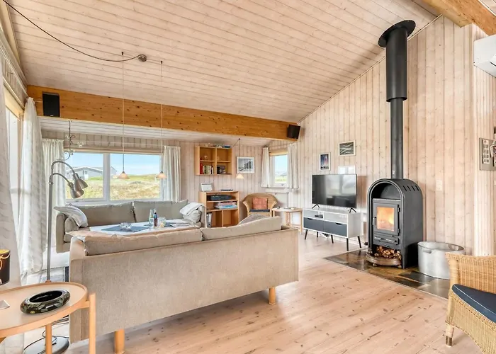 Holiday home Hughe - 200m From The Sea By Interhome *