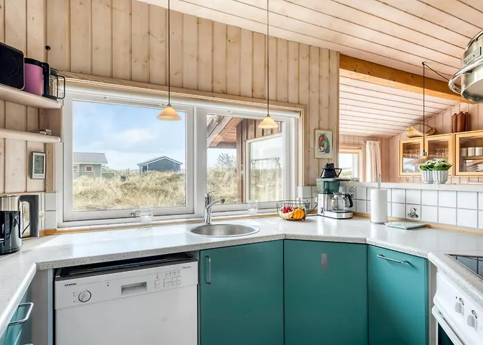 Holiday home Hughe - 200m From The Sea By Interhome